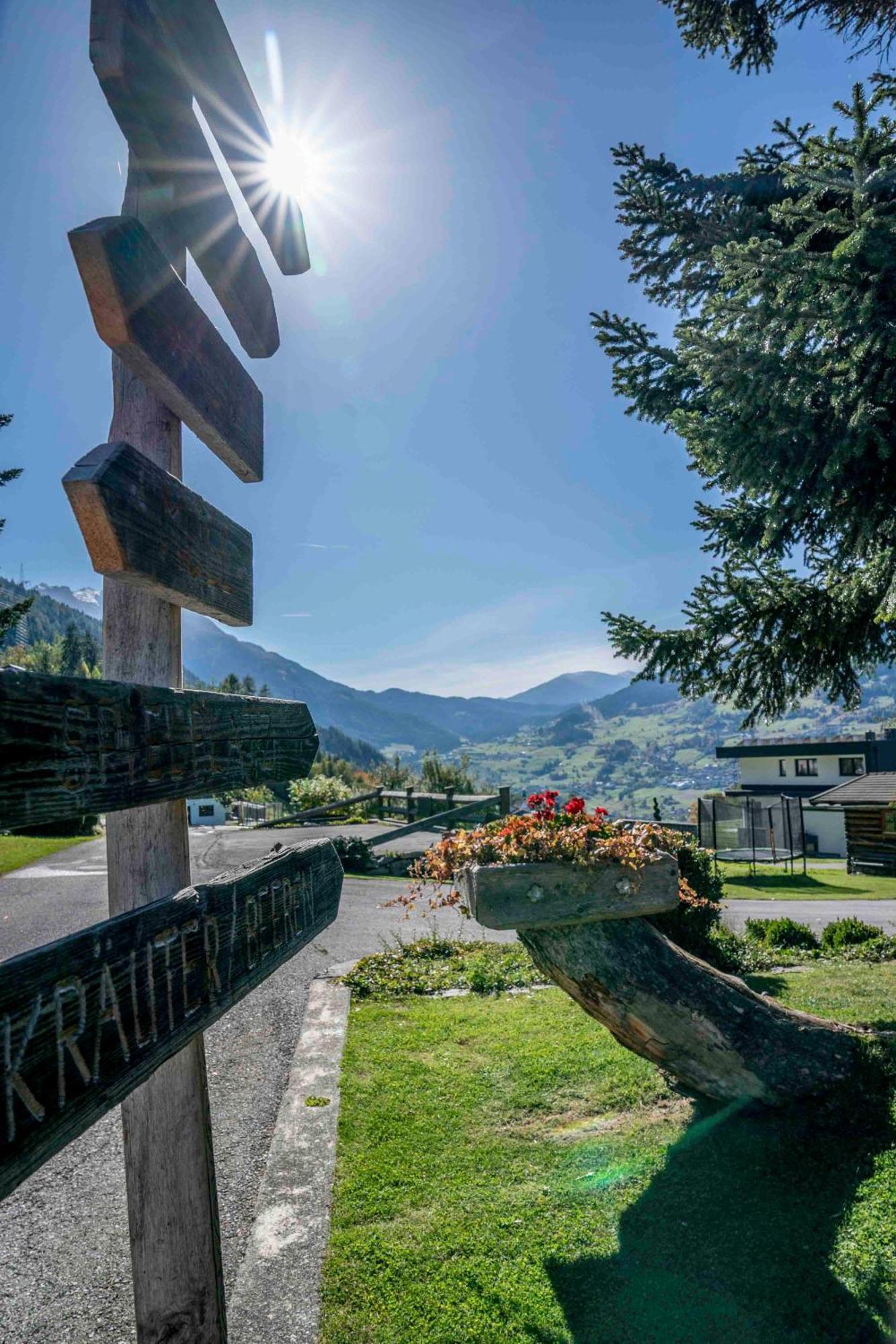 Ferienwohnungen Monja Und Dietmar Thoeni Arzl im Pitztal Esterno foto