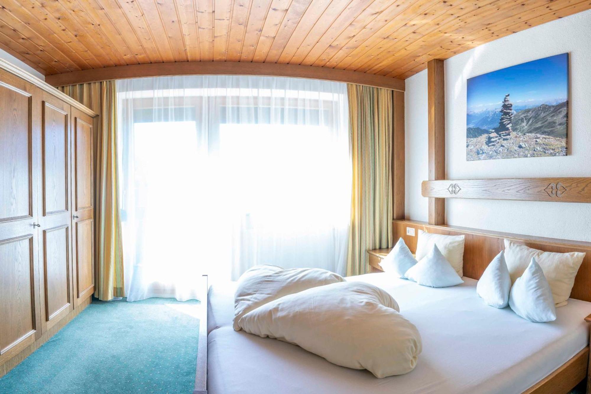 Ferienwohnungen Monja Und Dietmar Thoeni Arzl im Pitztal Esterno foto